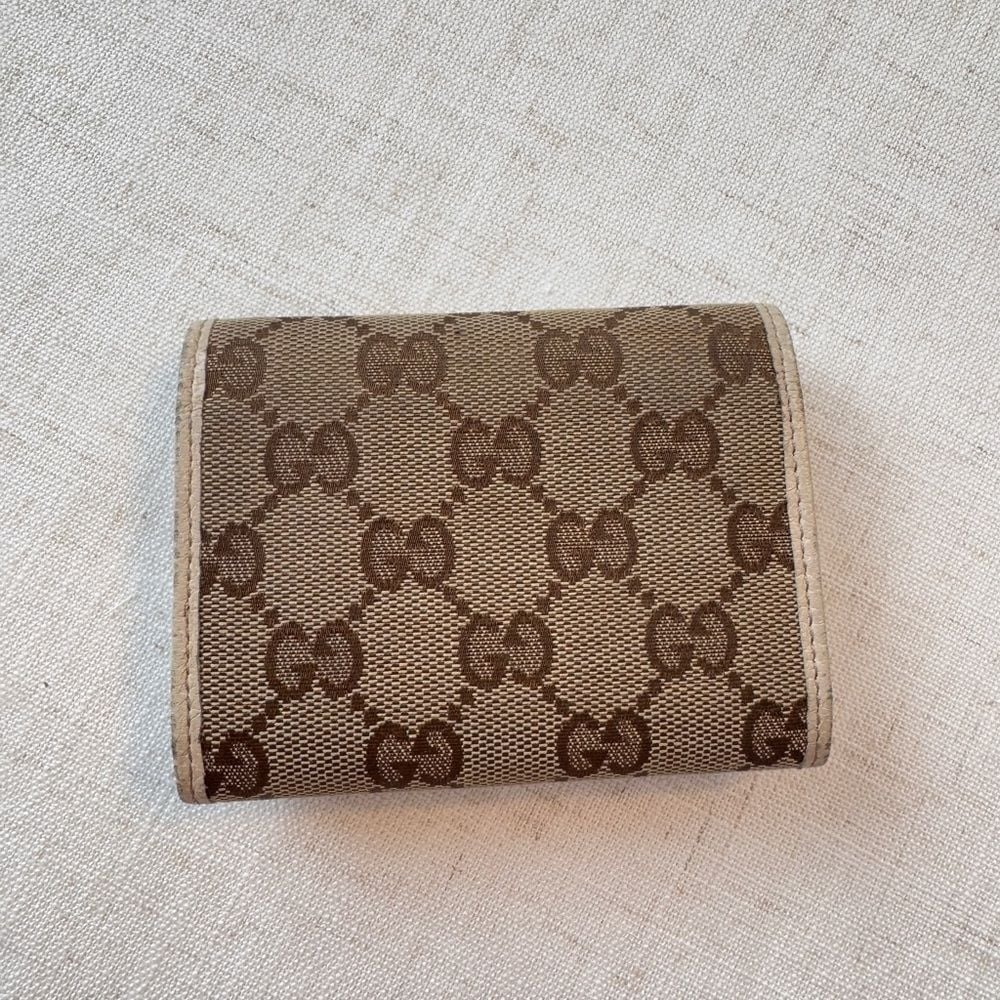 Gucci  GG Canvas
Leather Card Case
Beige,‎ Brown - Picture 7 of 9